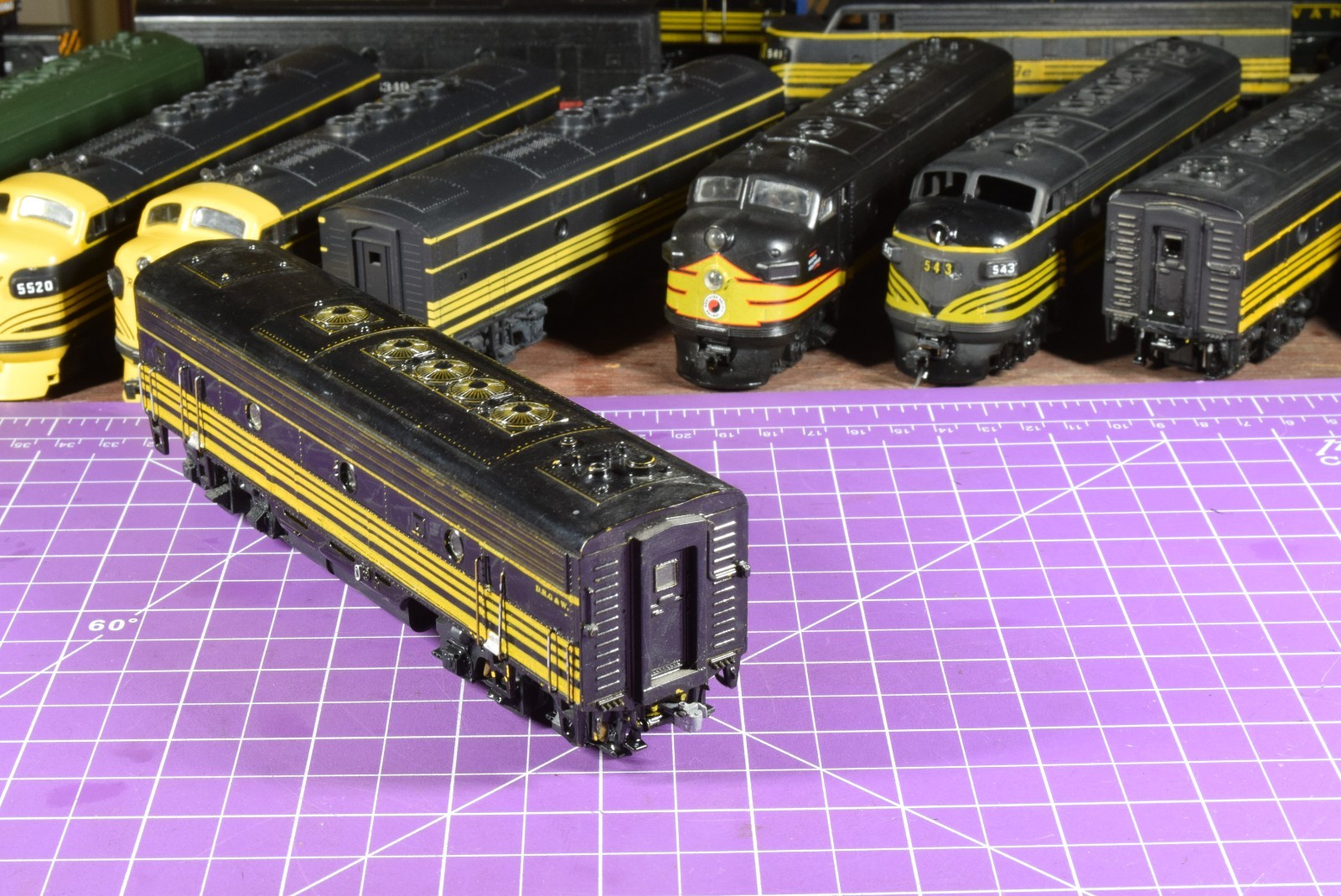 track ready non-powered DRG&W 9.2 oz Cab # ? die cast knuckle couplers