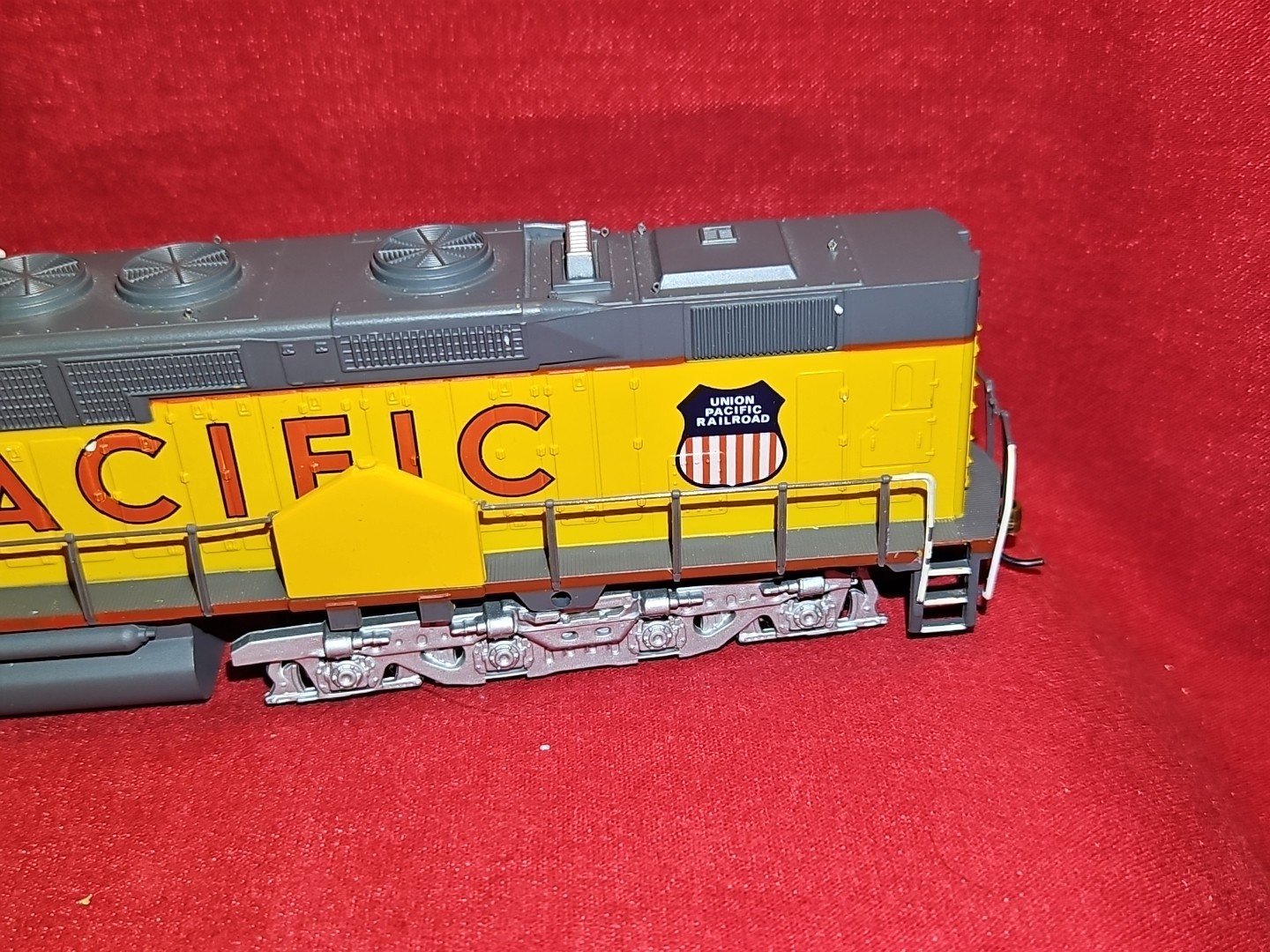 Bachmann HO Union Pacific Dd40AX 16 Wheel Diesel Locomotive # 6936