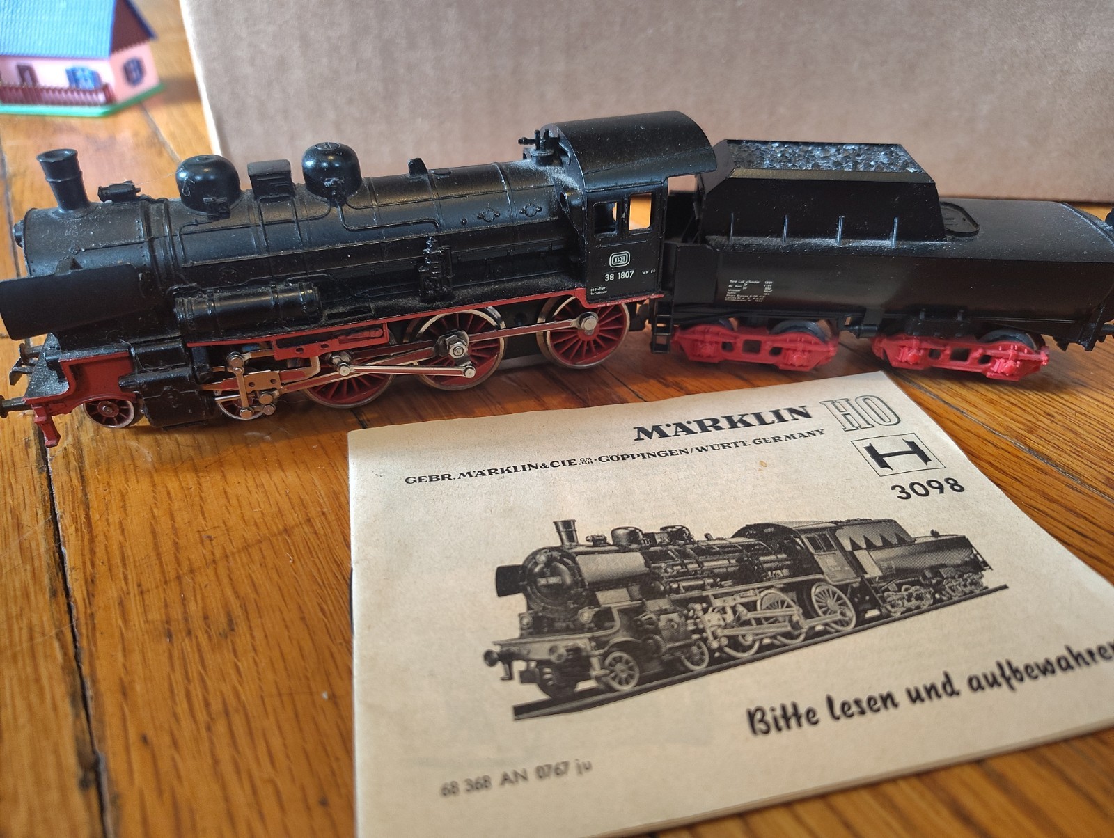 Märklin HO 3098 DB Steam Locomotive BR 38 1807 W/ Tender & Manual Germany
