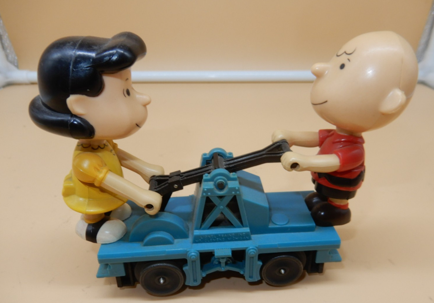 Lionel O Gauge LUCY & CHARLIE BROWN Handcar AS IS hand car 1966