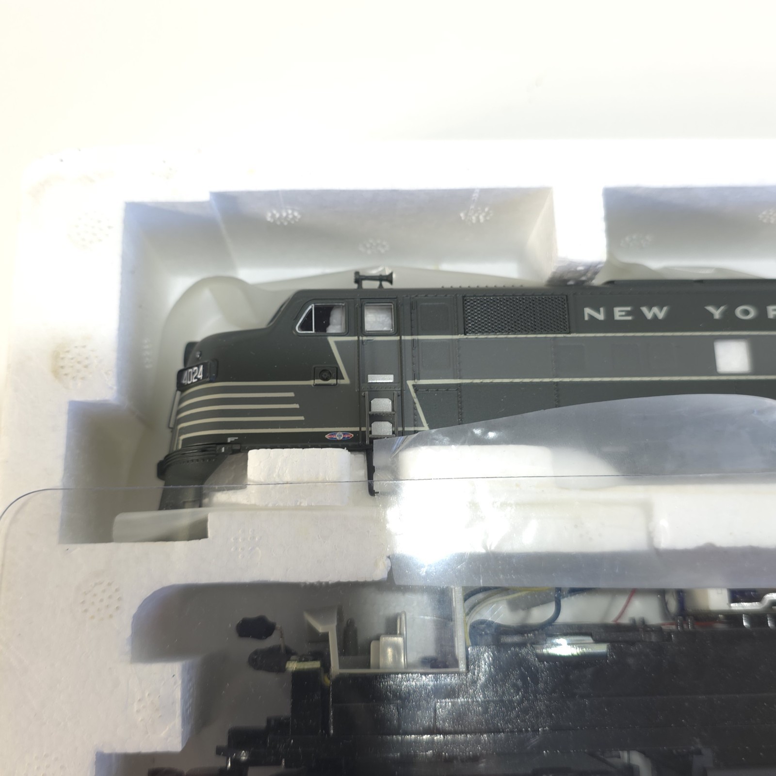 Walthers Proto 2000 HO 920-40995 NYC New York Central E7A & E7B Diesel Locomotiv