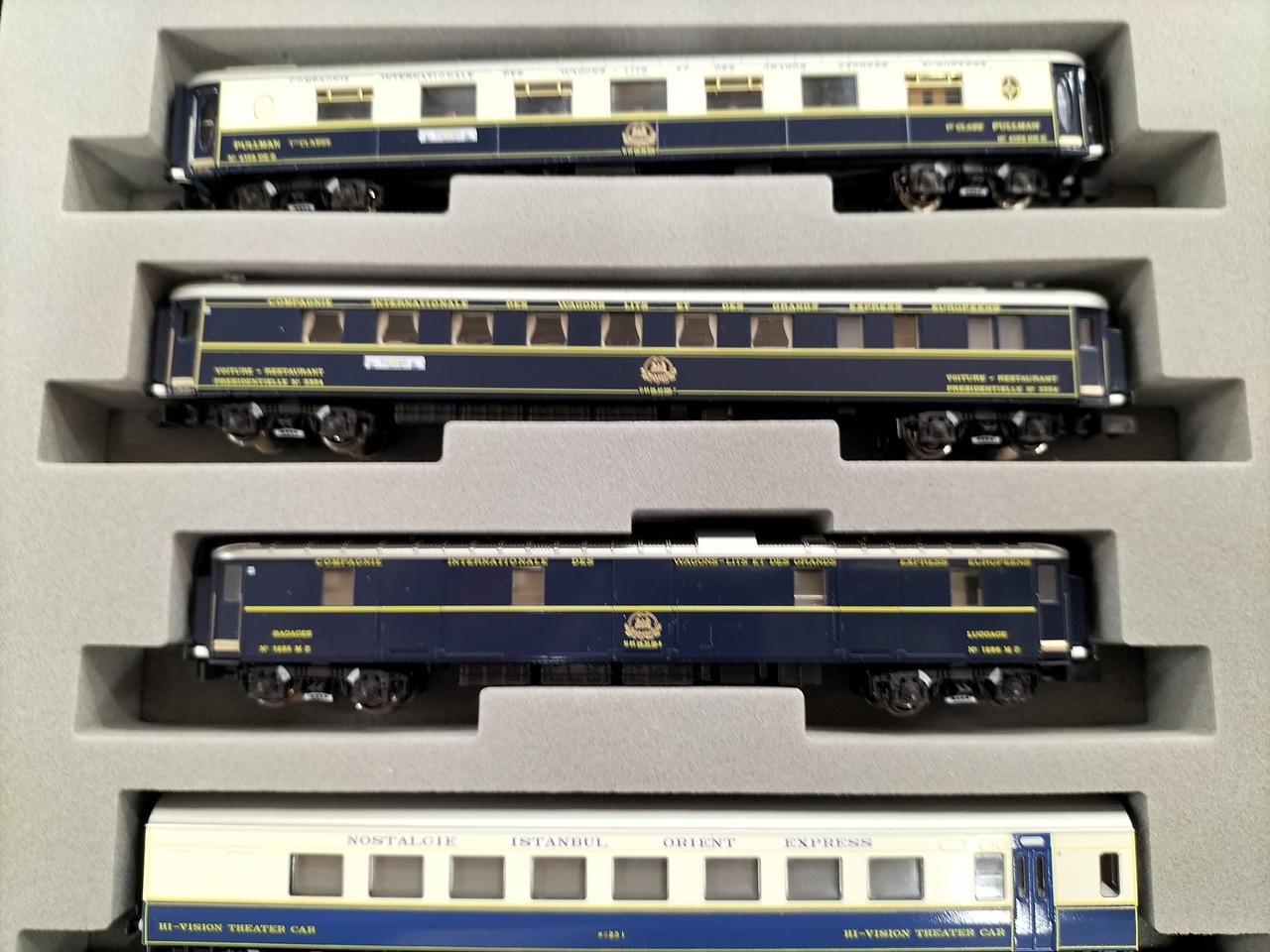 KATO 10-561 10-562 Orient Express 1988 N Scale 13 Car Set Case 12.5×8.5×1.2 in