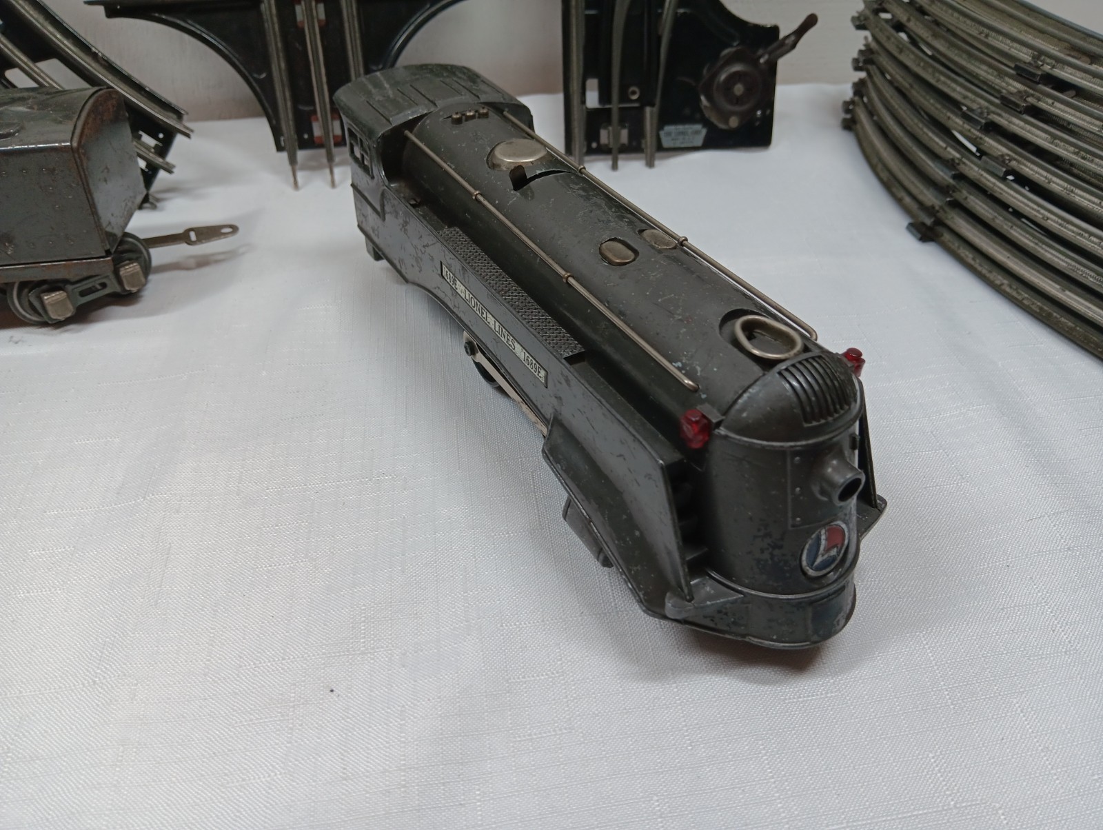Vtg Lionel Lines 1689E O27 Locomotive and More – Untested See Pics Read Please