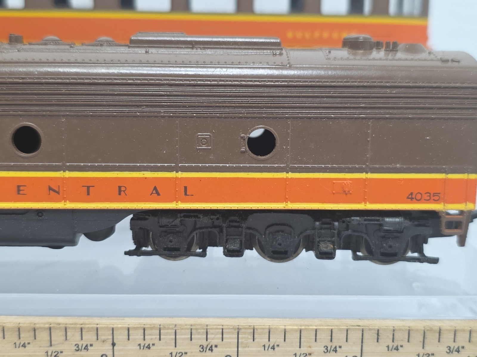 As Is Rivarossi Illinois Central Dummy GM E8 Diesel Loco Observation Car Read De