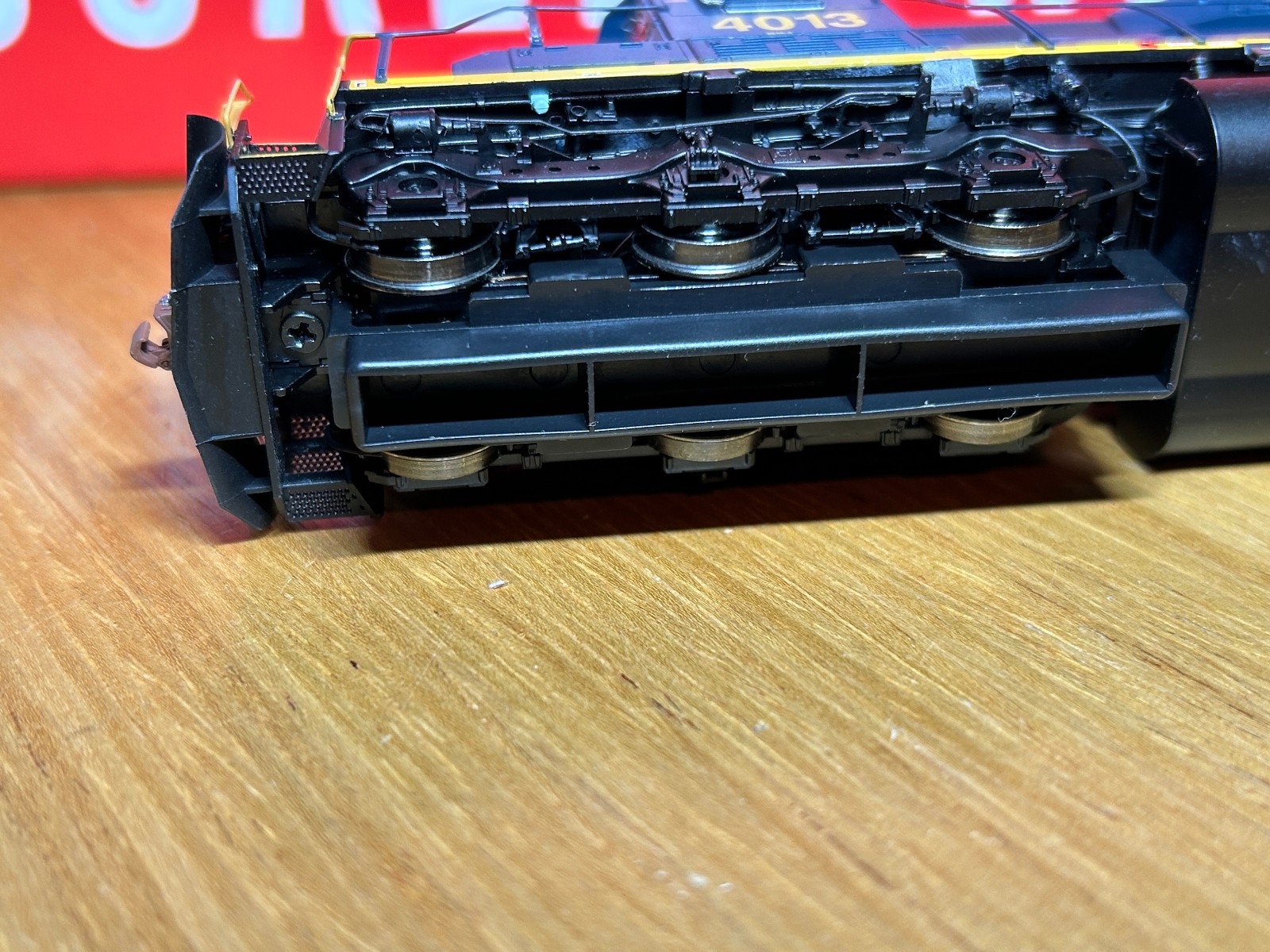 HO Scale ScaleTrains RivetCounter SD40-2/SD40-3 CSX #4013 DCC/SOUND