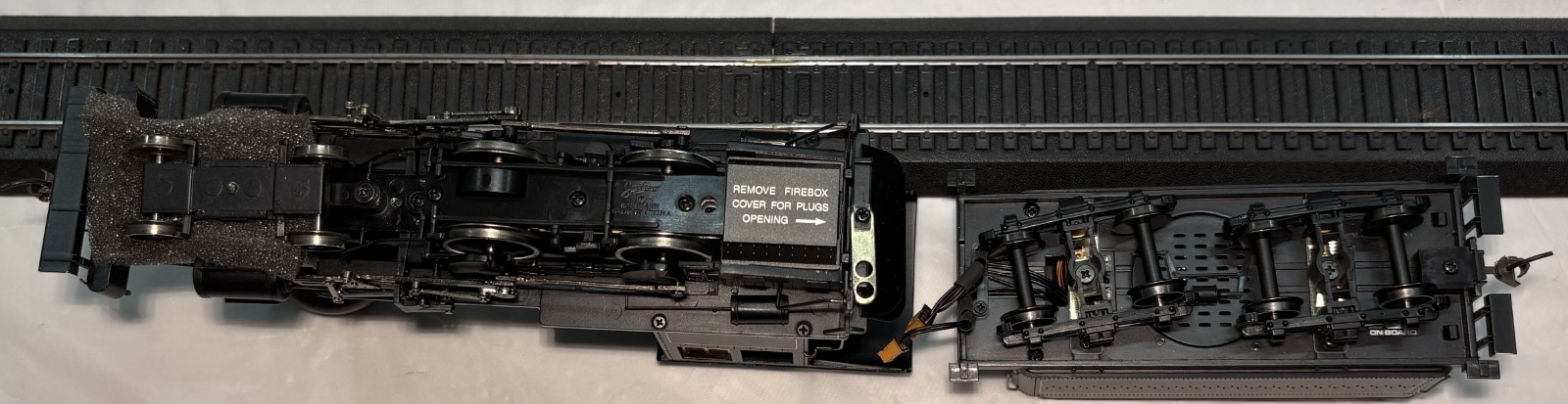 Bachmann Spectrum On30 2-6-0 Mogul Steam Locomotive & Tender #28326