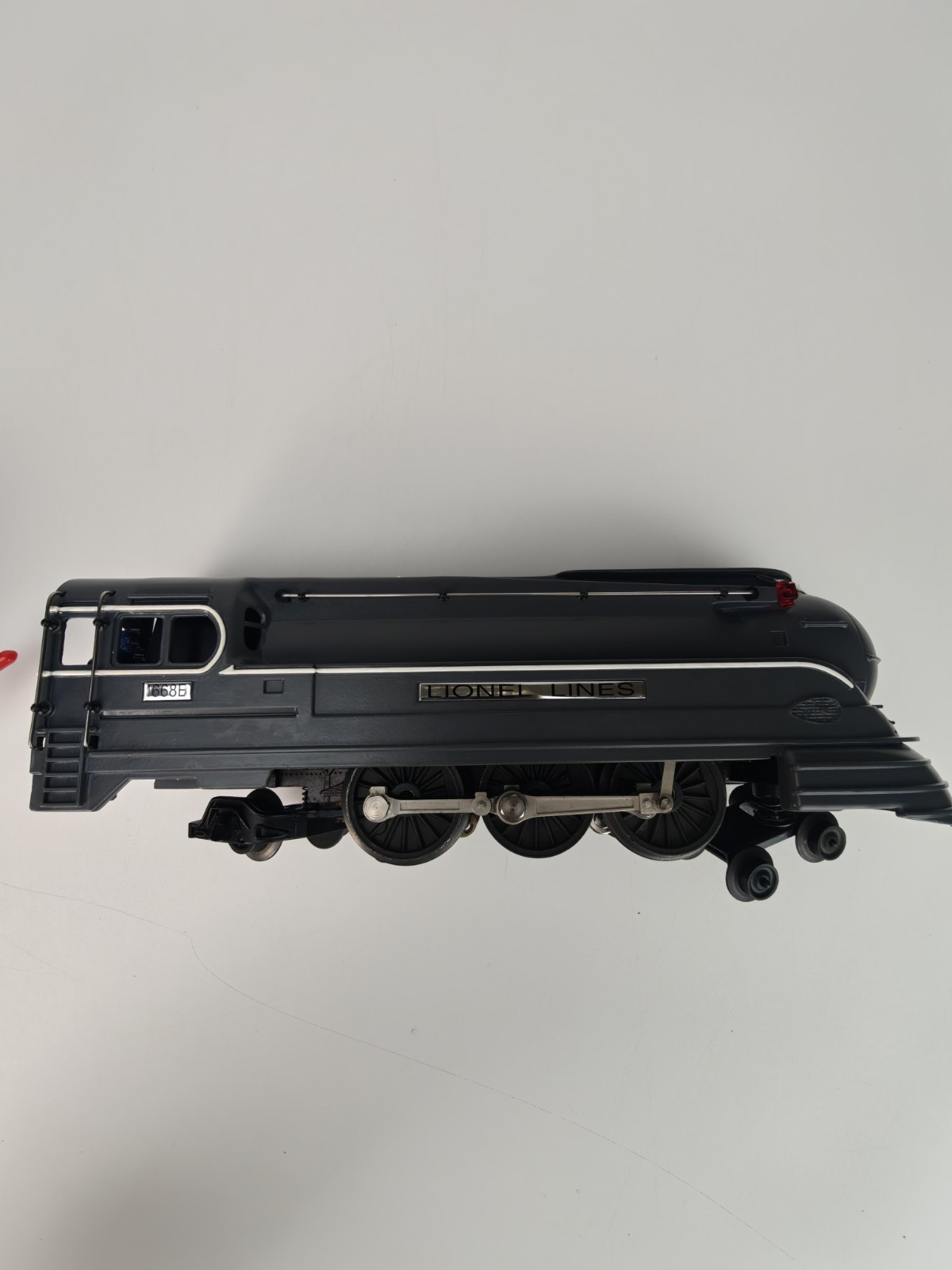 Lionel 1668E K-4 Torpedo Locomotive w/Sound Tender