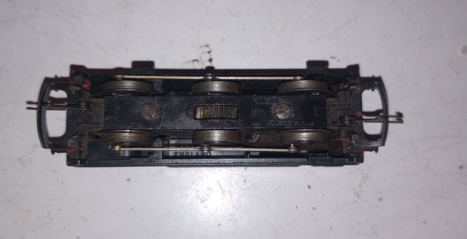 Tri-ang TT Gauge Jinty 0-6-0 Steam Locomotive 47607 W/ Caboose