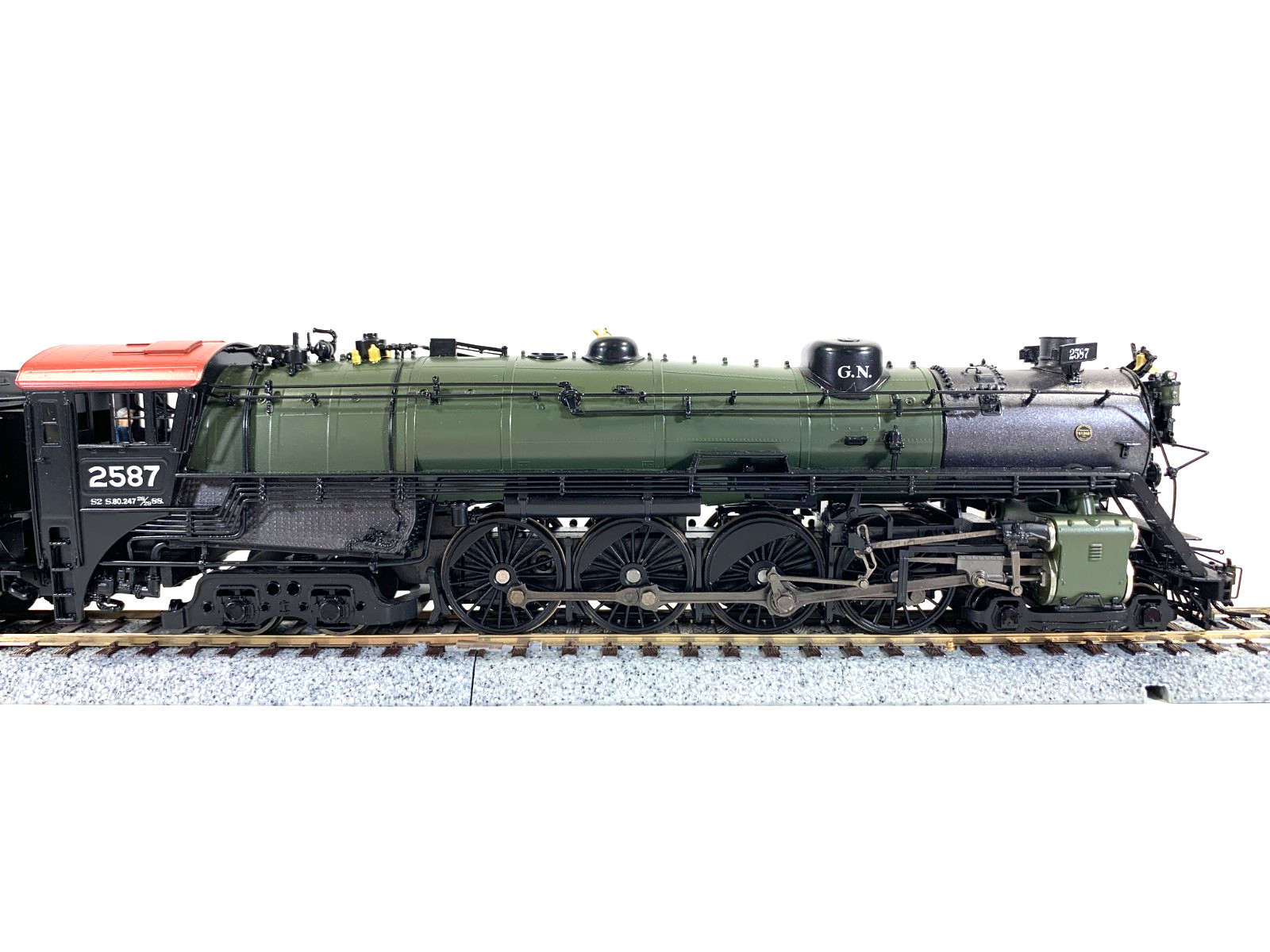 HO Broadway Ltd 2875 Hybrid Great Northern S2 #2587 , DCC Sound, Paragon 3