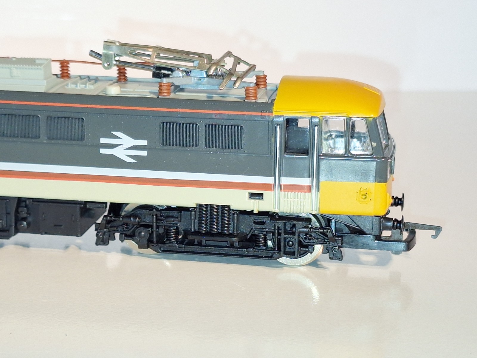 Hornby R800 BR Class 86 Electric Loco. New Old Stock. Mint Cond. Boxed. OO Scale