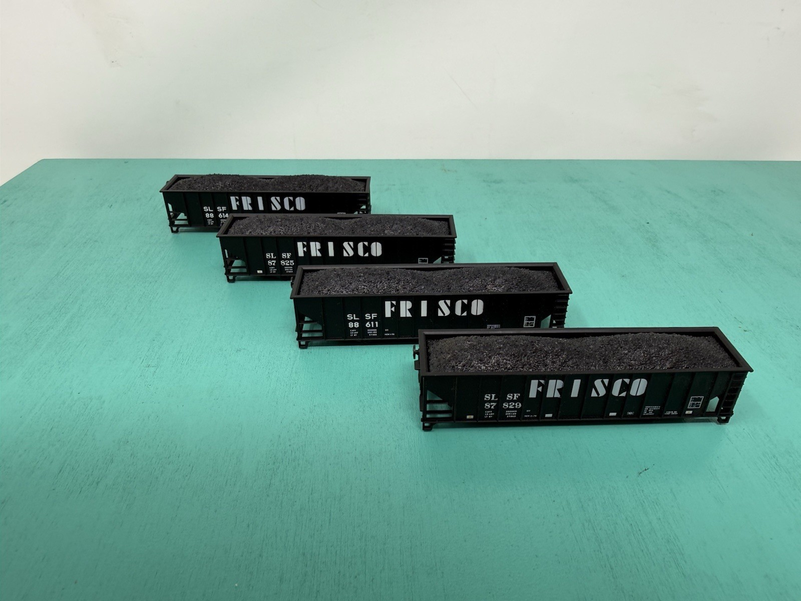 Atlas N – 90 Ton Hopper – No Trucks / Package – Frisco Set Of 4