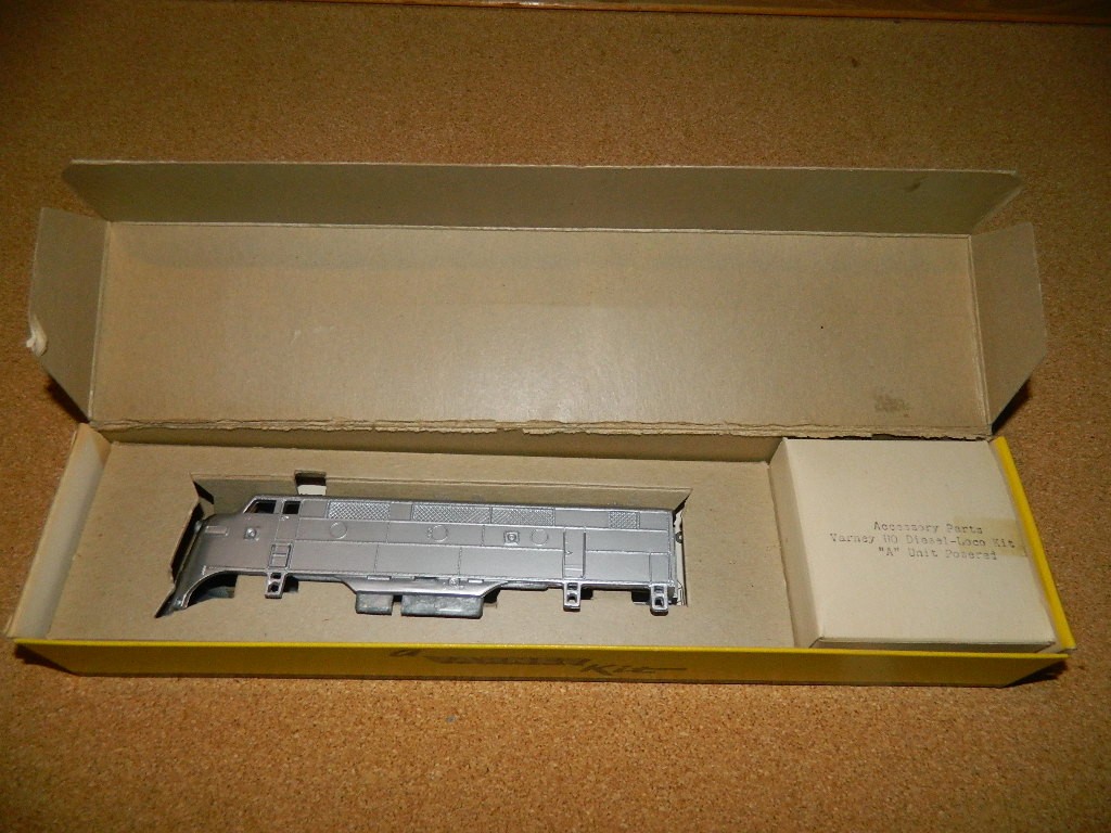Vintage Varney No. 2515 HO Scale Brute Diesel Kit Locomotive New in the Box