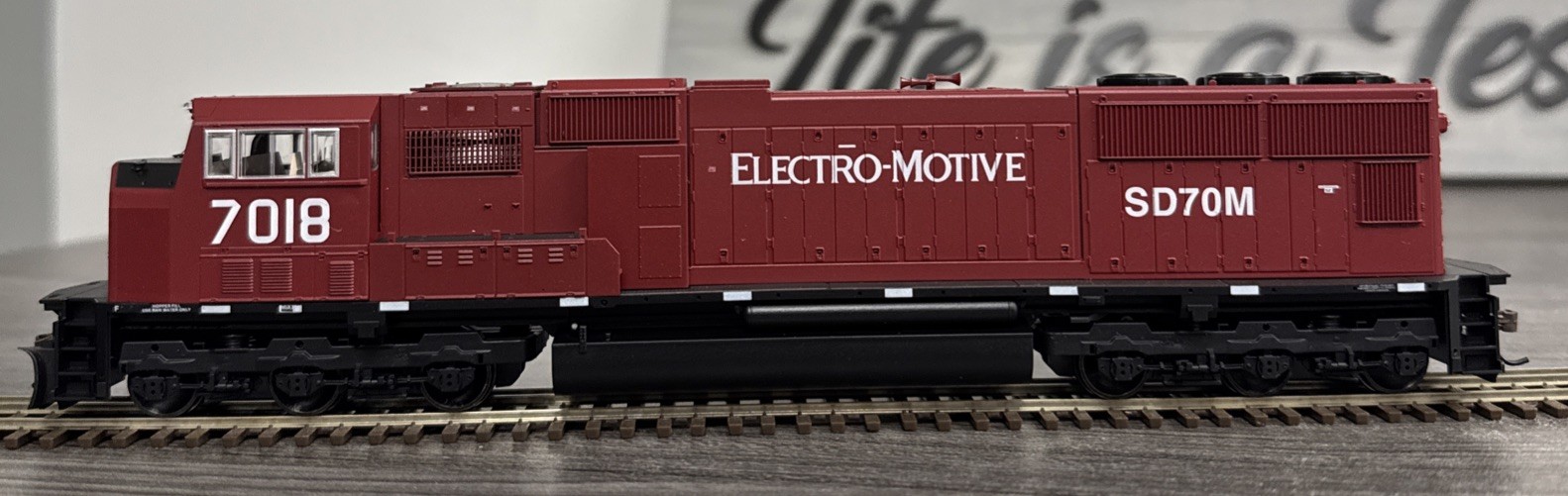 Athearn Genesis HO #G6120 EMD Lease SD70M Diesel Locomotive #7018 LNIB & Tested!