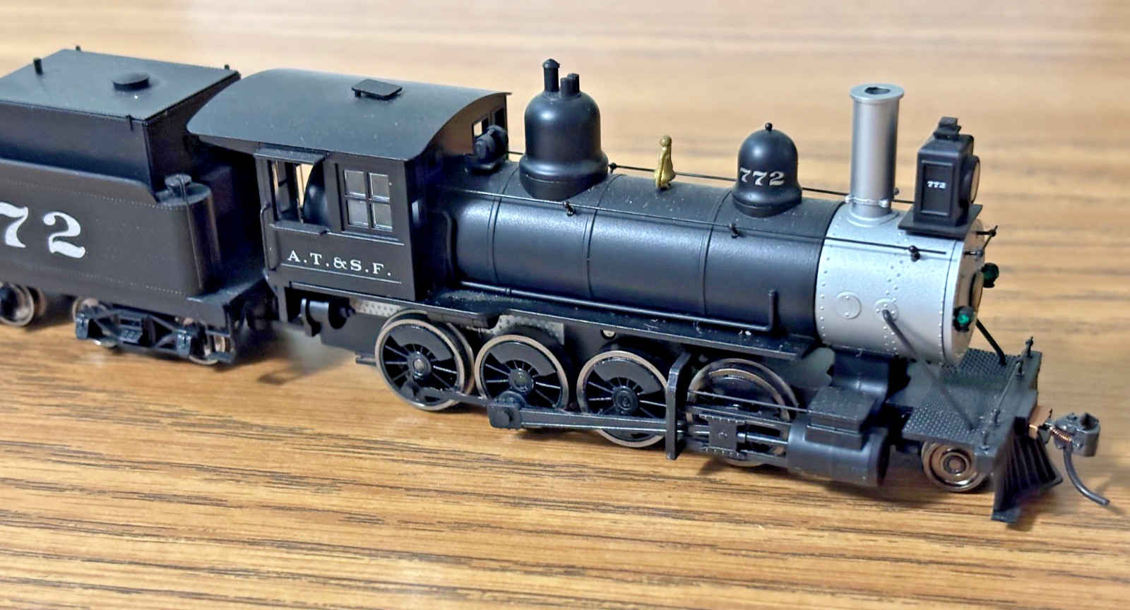 ROUNDHOUSE 2-8-0 STEAM ENGINE SANTE FE #772 w/DCC Brand New- Sound Added