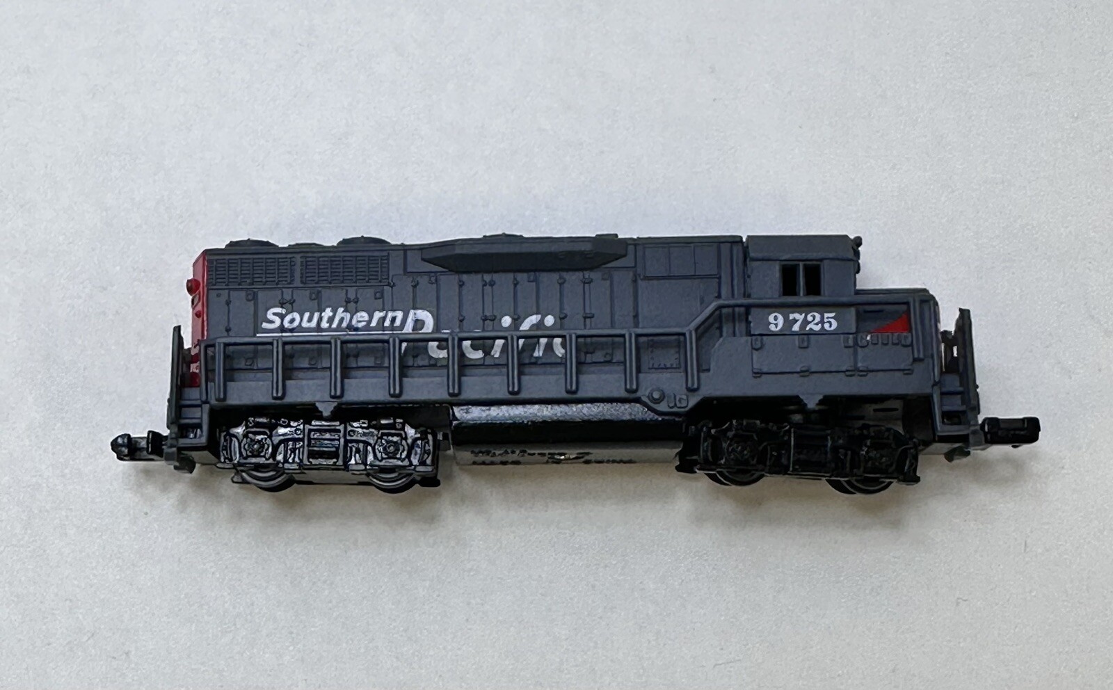 Southern Pacific Locomotive #9725 Model Train High Speed Metal Products, In Box