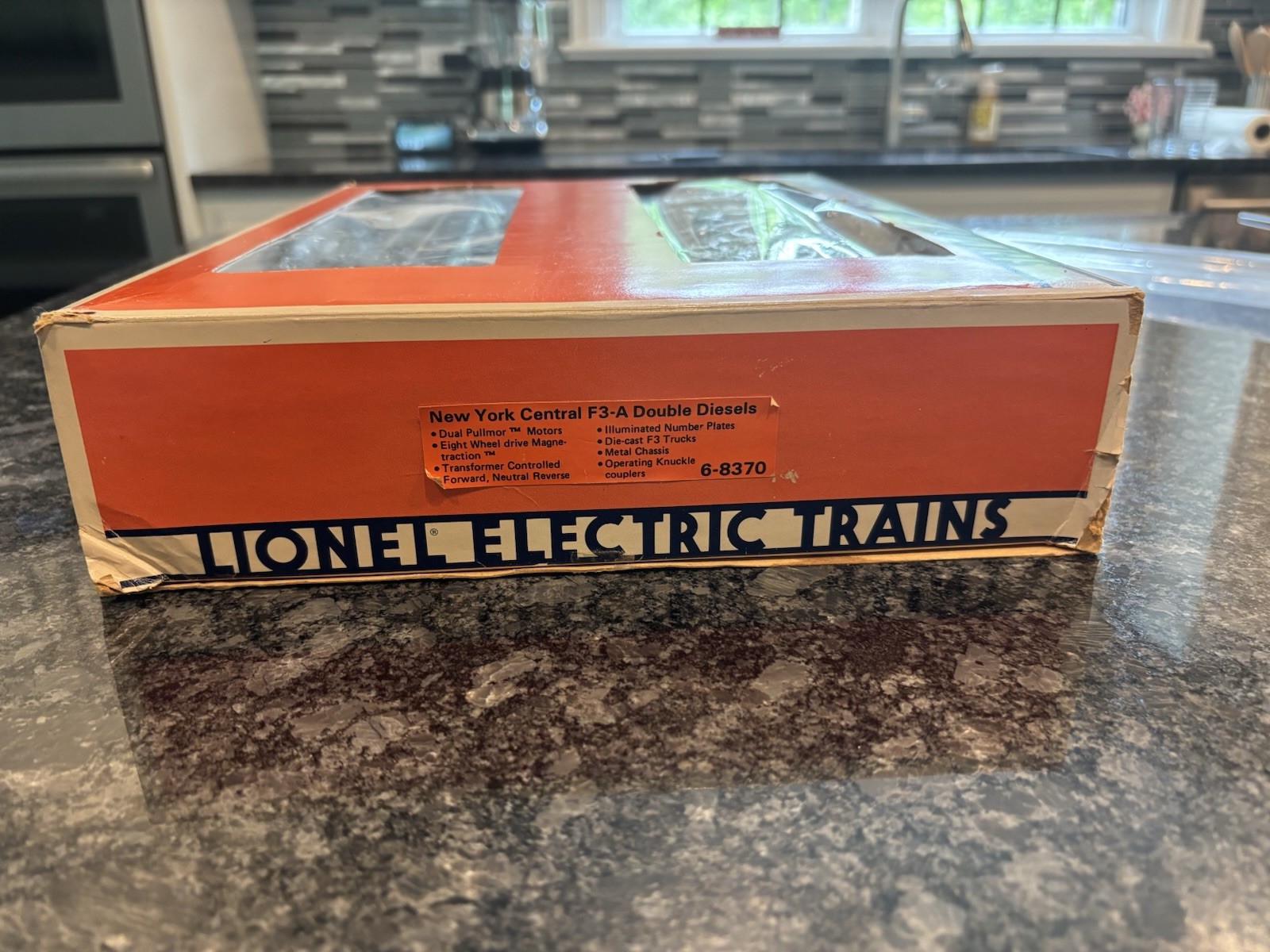 Lionel 8370 8372 New York Central F3AA Diesel Locomotives – Unrun – Original Box