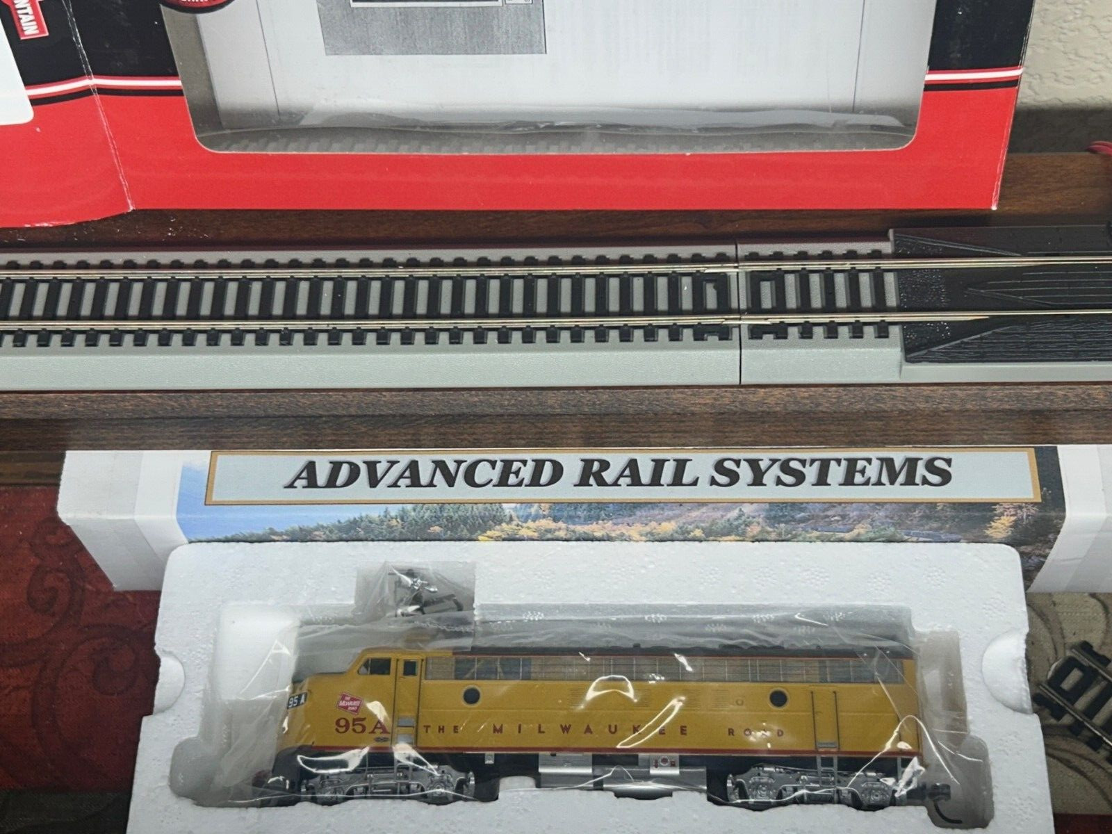 MILWAUKEE ROAD YELLOW FP7A – A unit #95A – DCC / QUANTUM SOUND HO Scale NEW OOP