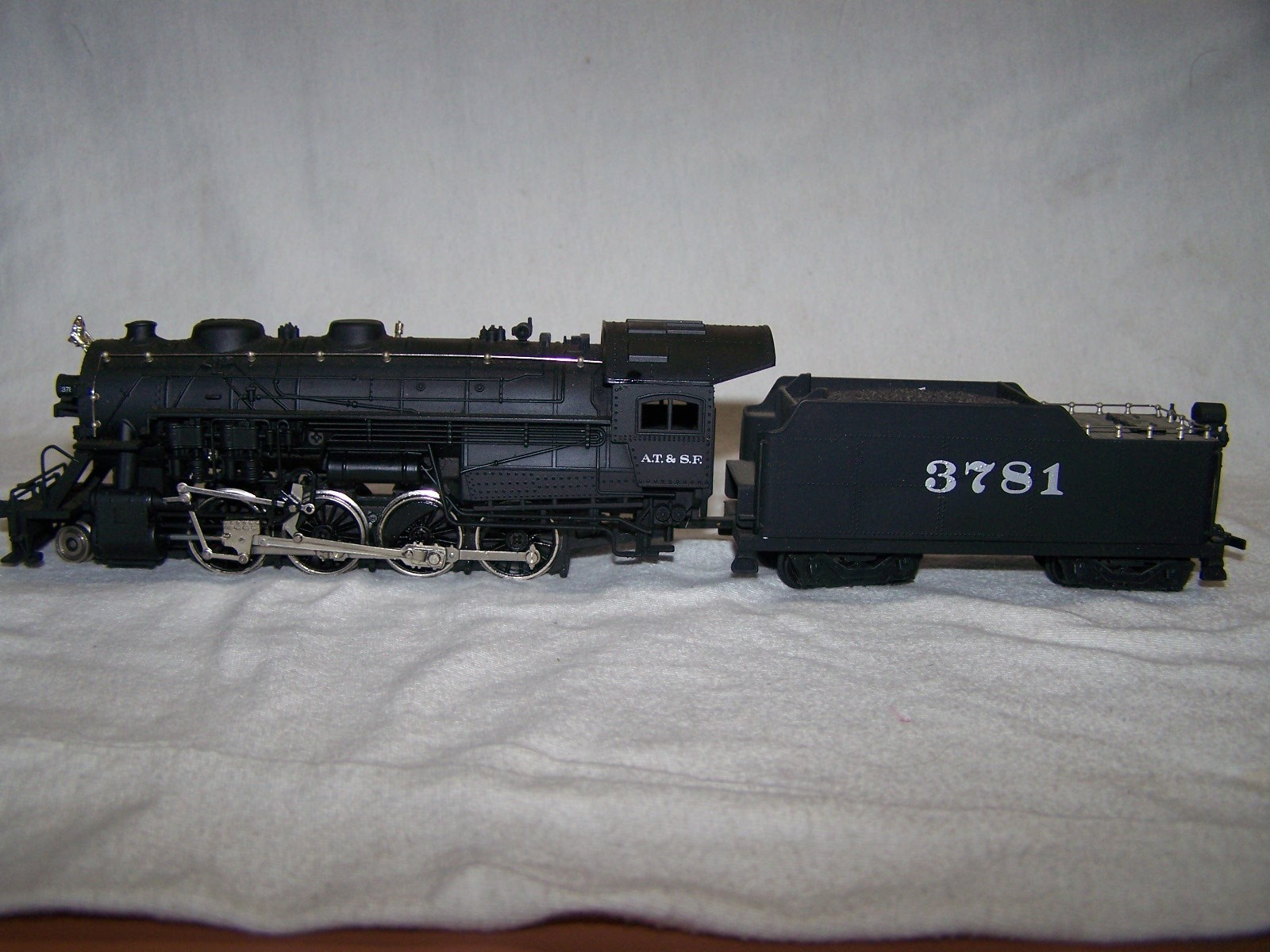 Bachmann #0651 HO Scale 2-8-0 Consolidation Santa Fe(DC)
