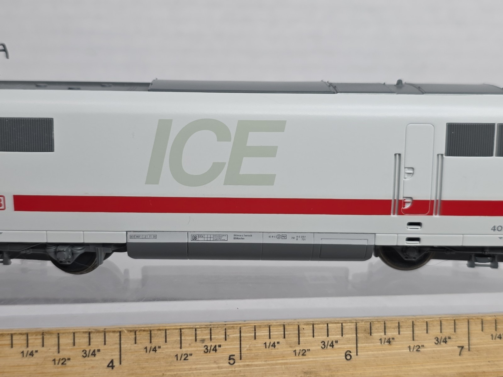 Roco HO Scale Powered 401012-0 DB ICE High Speed Bullet Train Runs Well (A)