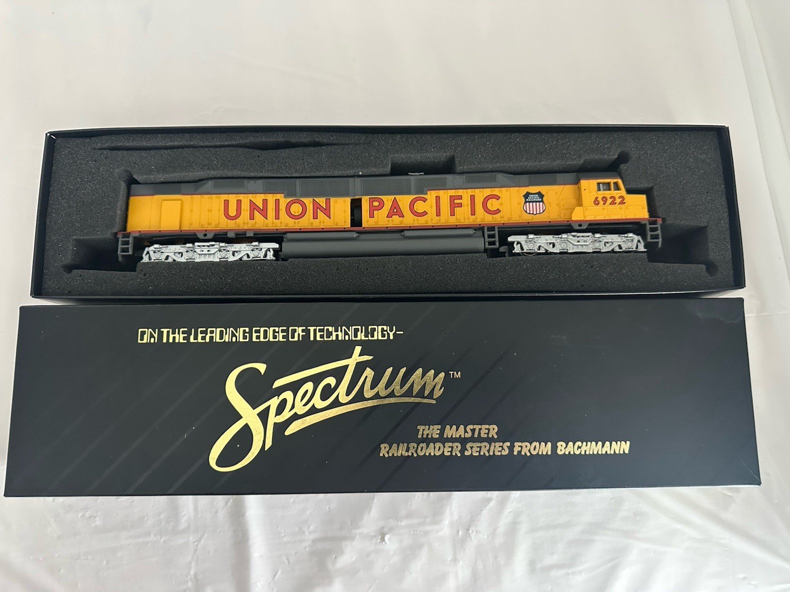 Bachmann Spectrum 81303 HO Scale EMD DD40Ax Union Pacific #6922 NIB