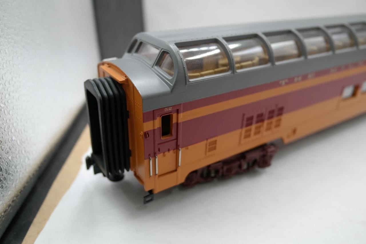 Milwaukee Road O Scale Premier 70′ Streamlined Full Length Vista Dome Passenger
