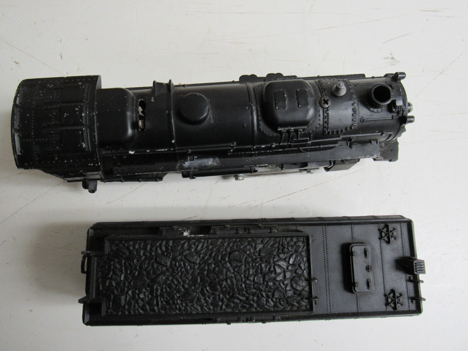 Lionel #2016 Steam Locomotive and #6026W Tender w/Orig. Boxes