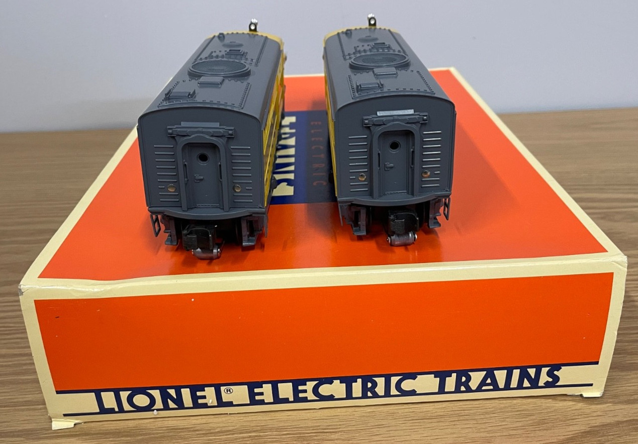 Lionel #18119 Union Pacific Alco AA Diesel Engine Locomotive Train O Gauge Pair