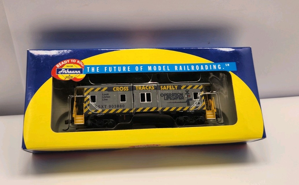ATHEARN HO 7453 BW CABOOSE CSX-ORB 903880 MINT B46
