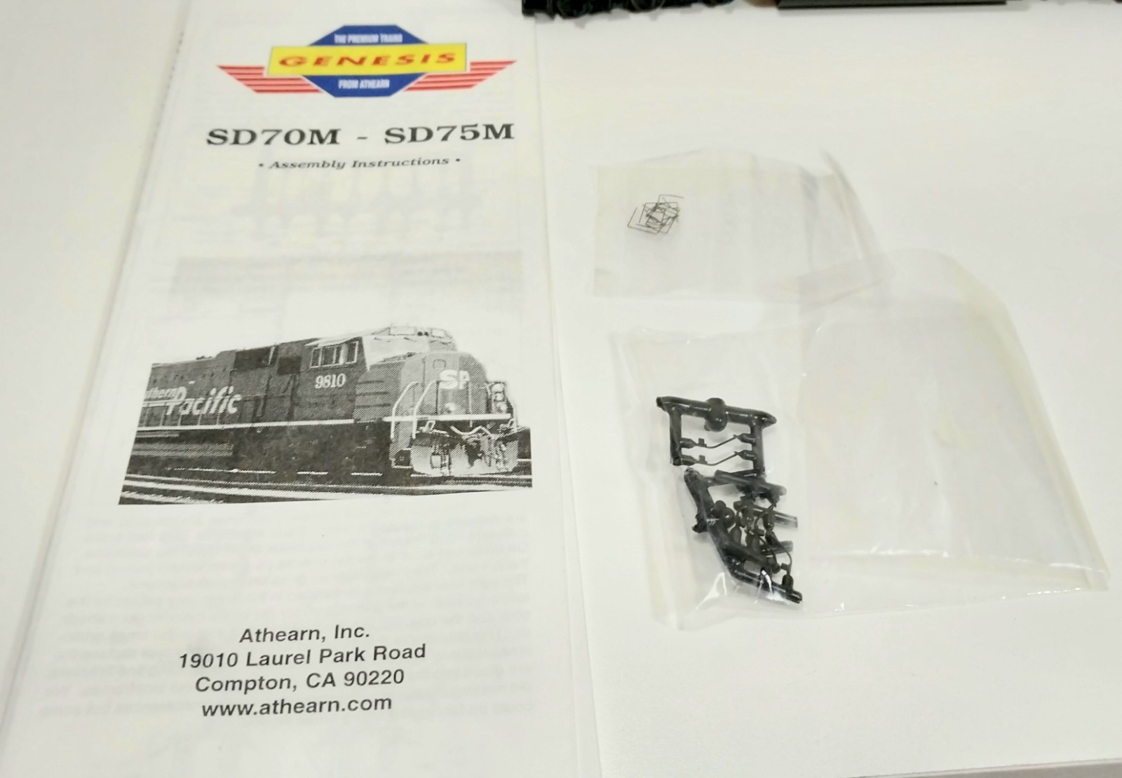 HO Athearn Genesis SD70M EMD LEASE Locomotive Painted as Army Tribute G6120