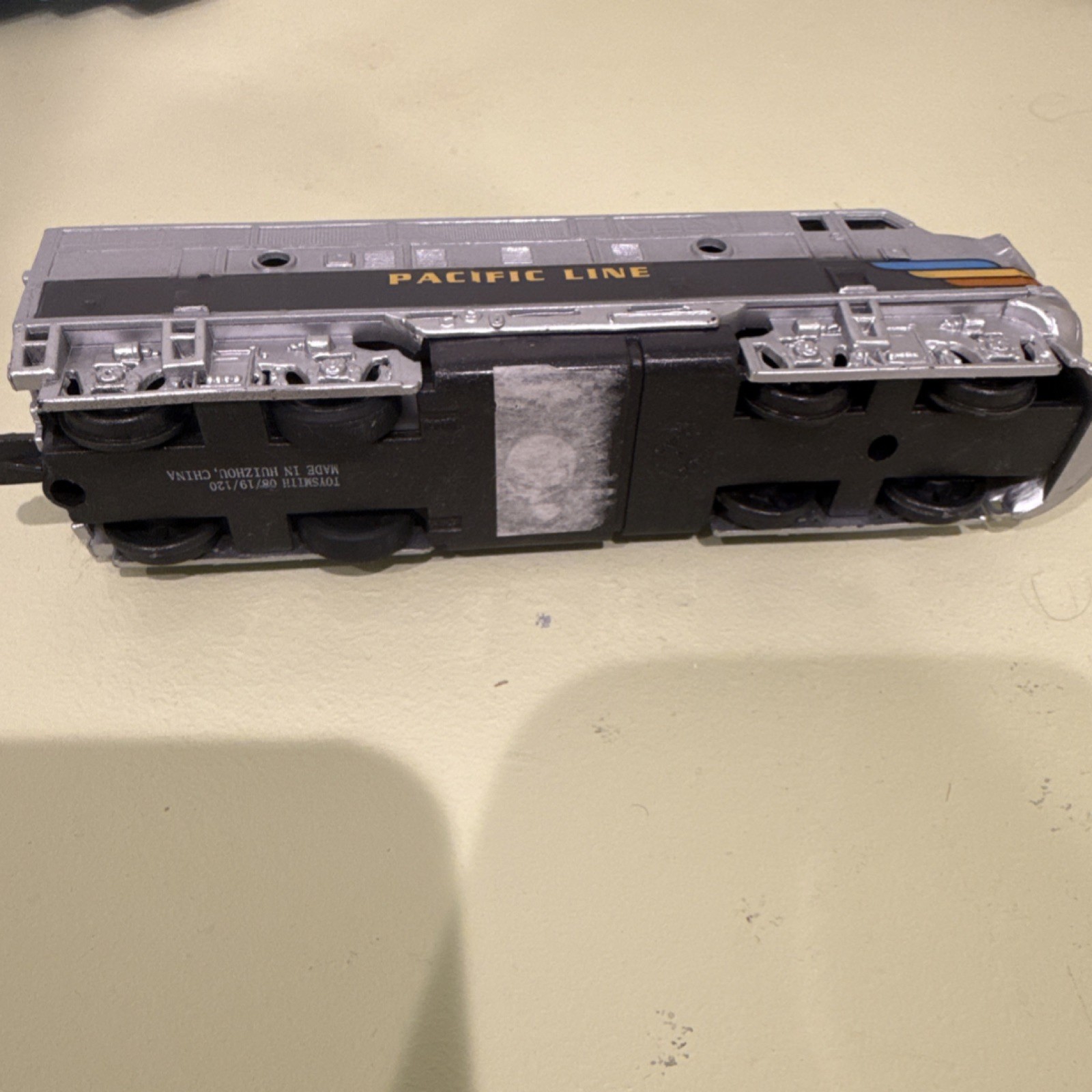 Poteshin HO Diesel Locomotive Pacific Line Silver Black Plastic 1:87 Model