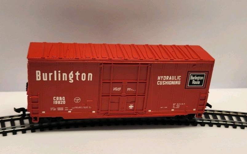 BACHMANN HO 76036 41′ HI-CUBE SMOOTH SIDE BOX CAR BURLINGTON C&Q 19920 NOS C43