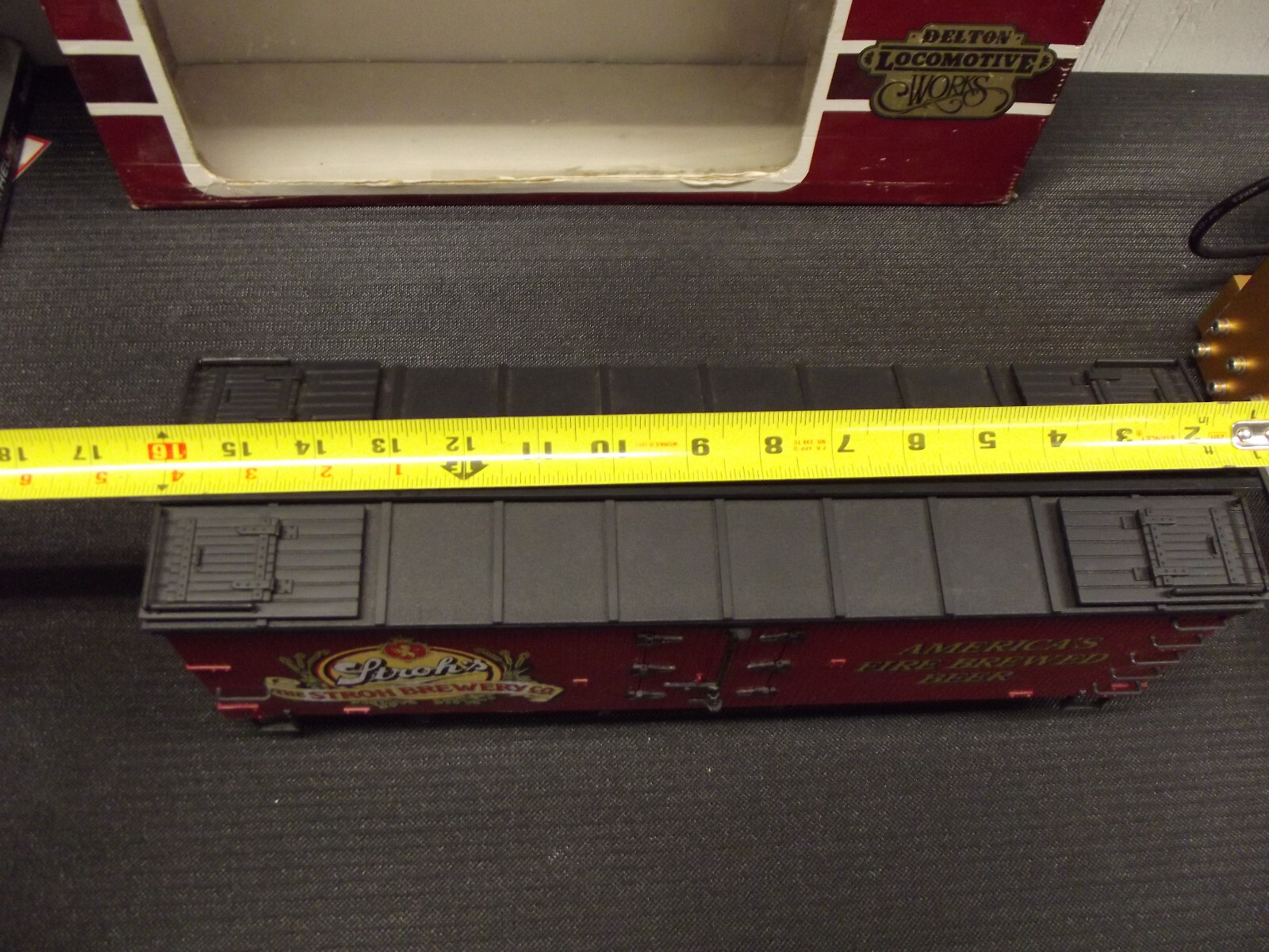 Delton Locomotive Works 4258 Strohs Brewery Beer Reefer Boxcar G Scale