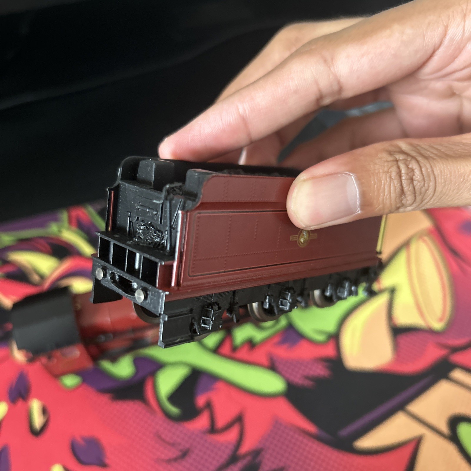 HORNBY- OO GAUGE 4-6-0 ‘HOGWARTS EXPRESS’ 5972 IN BR MAROON (UNBOXED)