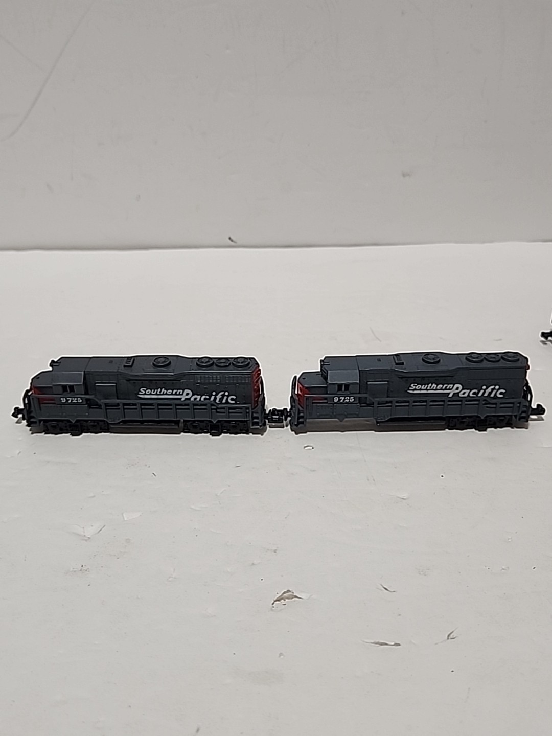 LotOf3 (2)Southern Pacific Locomotive #9725 Model Train No.418 (1)SouthernNo.422