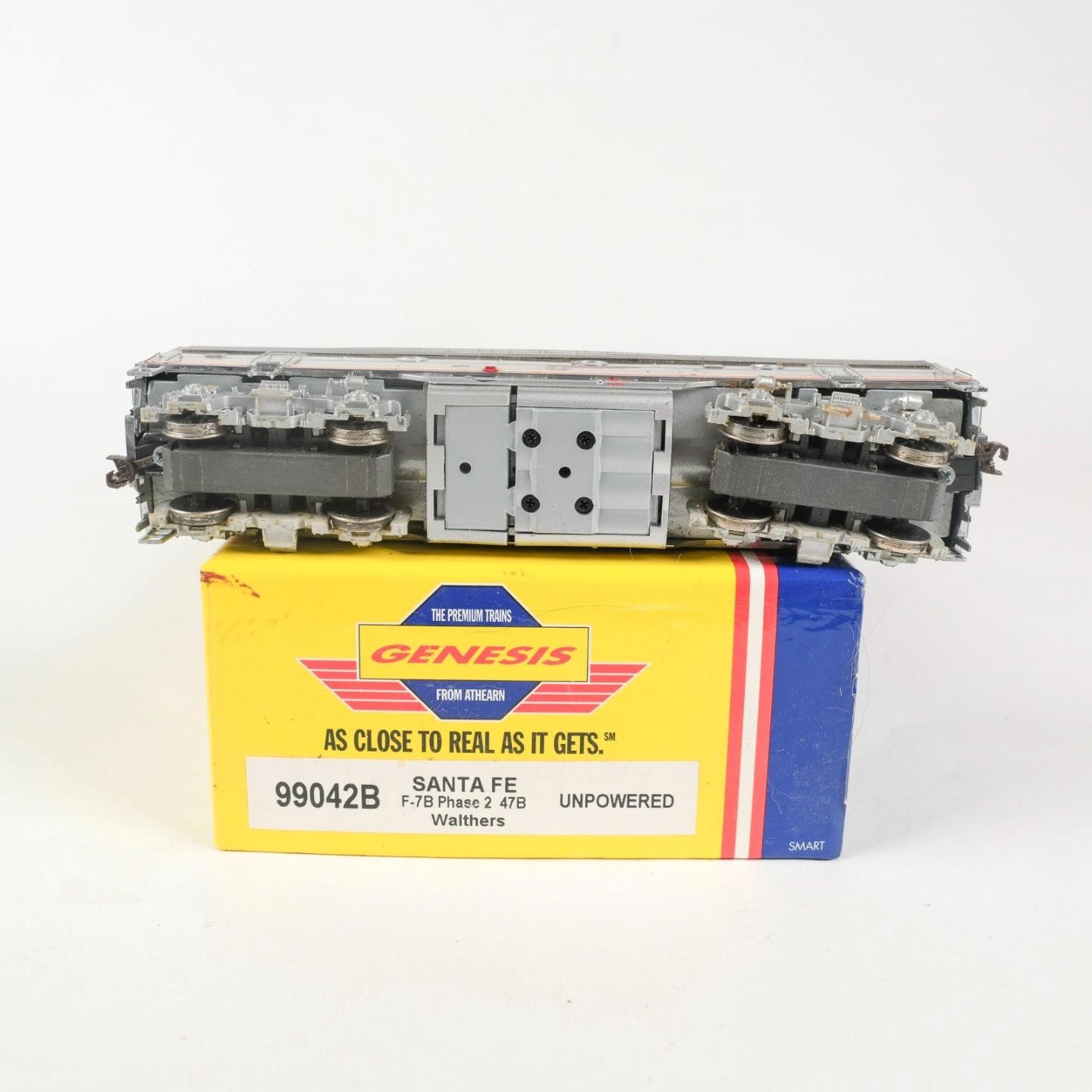 Athearn Genesis HO Scale Santa Fe F-7B Diesel Locomotive DC Powered Unit