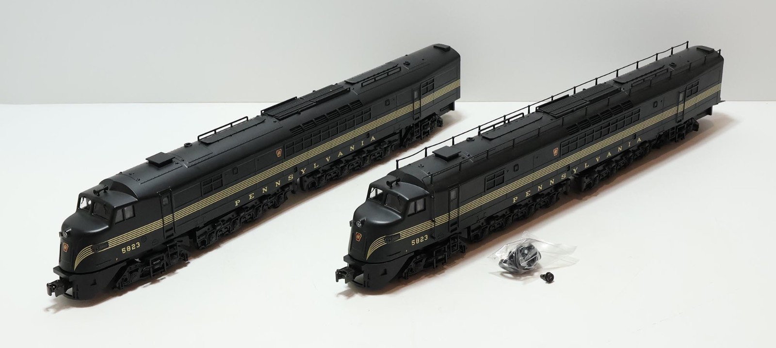 MTH O-Scale Pennsylvania Centipede A-A Diesel Set 3-Rail w/ Proto 20-2200-1
