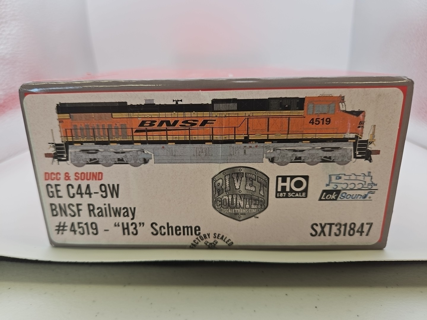 Scaletrains BNSF Railway C44-9W Heritage III Custom Weathered #4519 SXT31847