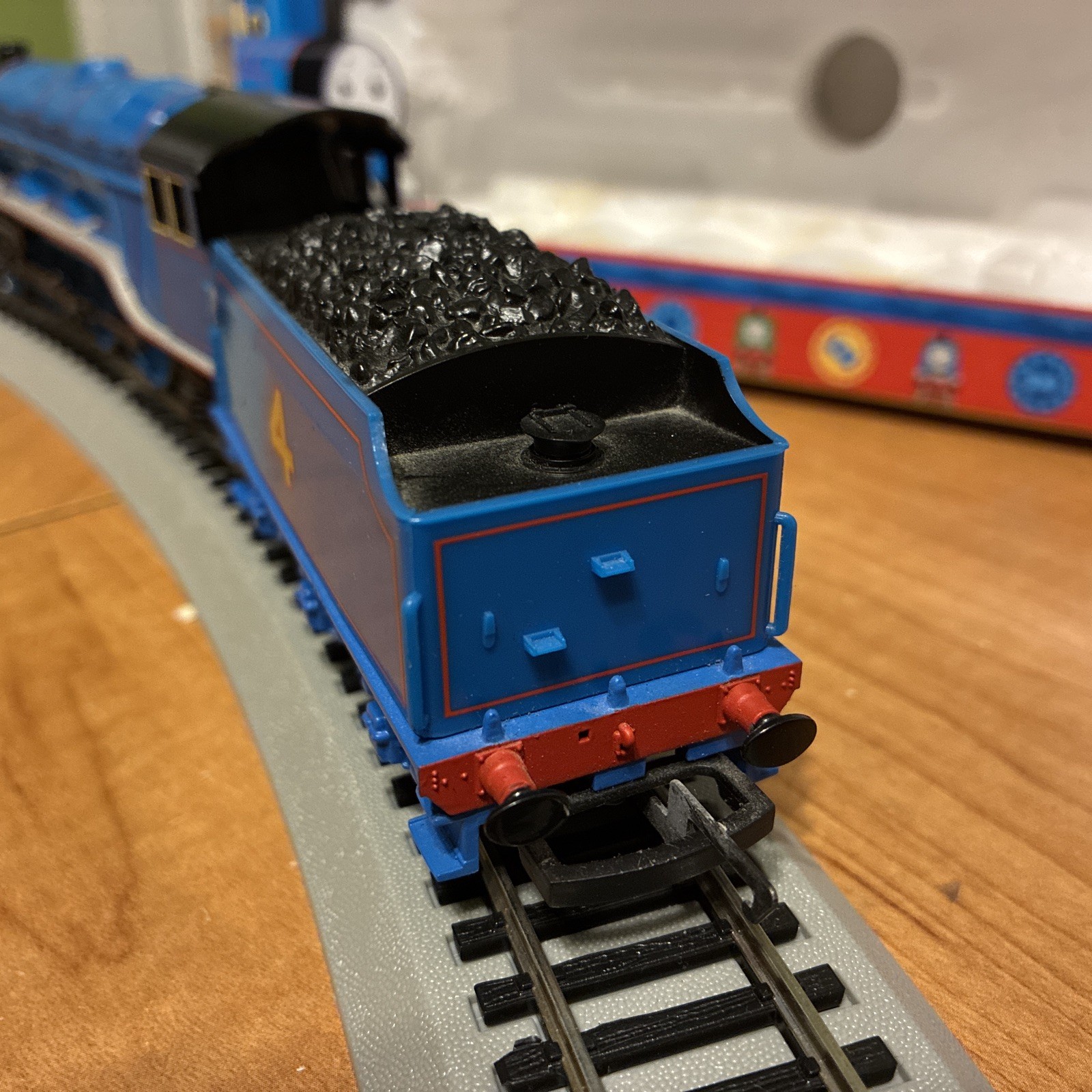 Hornby (OO) R383 Gordon The Big Blue Engine, Thomas & Friends Range.