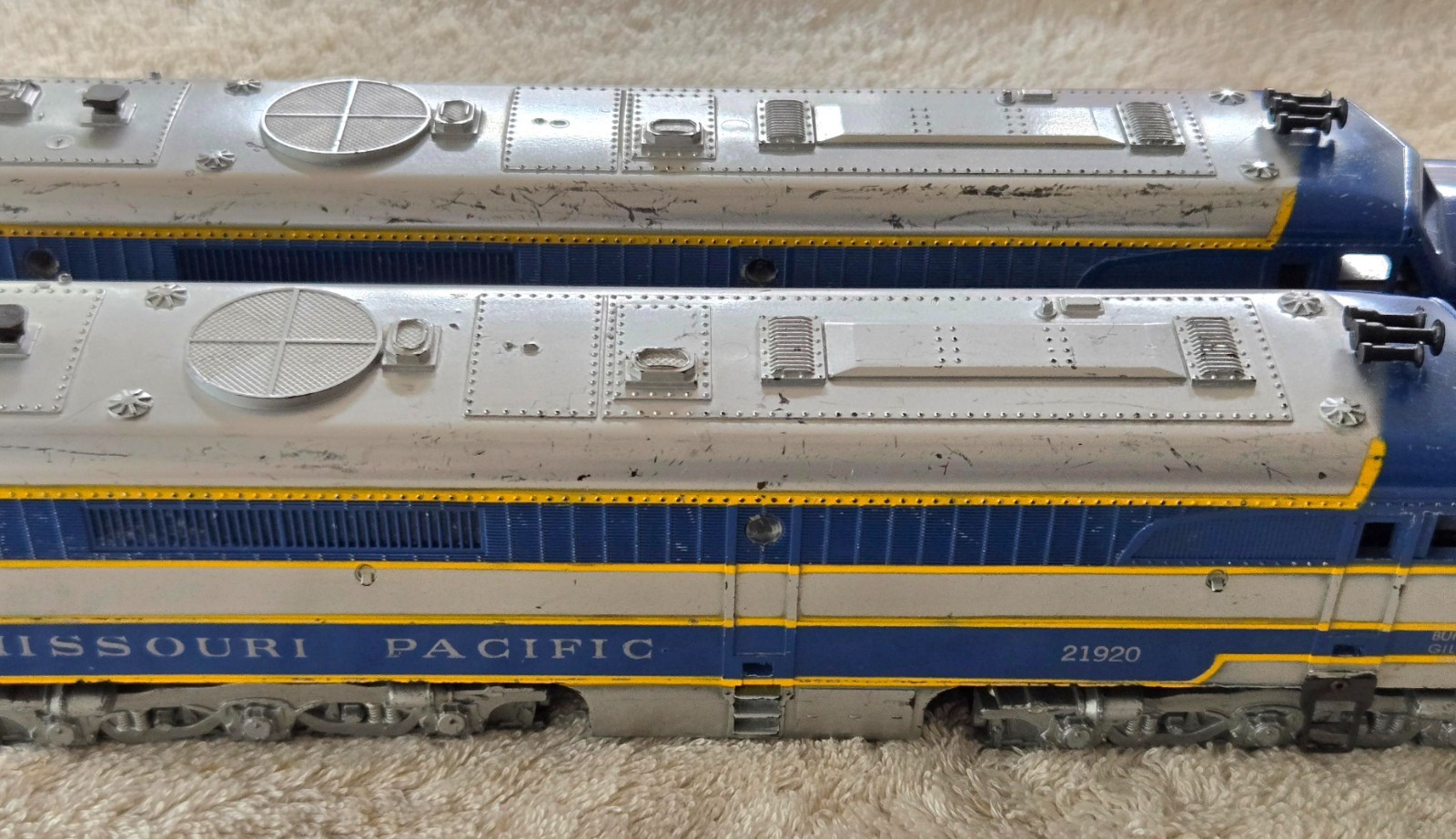 American Flyer Missouri Pacific – 21922 A Engine and 21922-1 A Engine Dummy