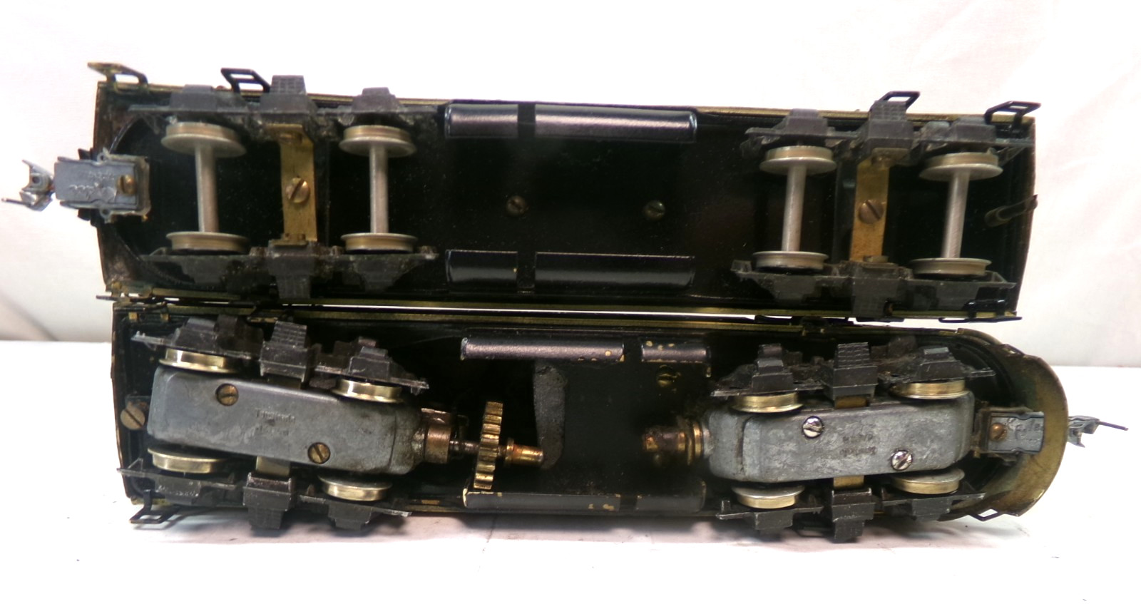 HO Tenshodo brass SF F-7 A+B diesel engine set in original box (lot BB 550)