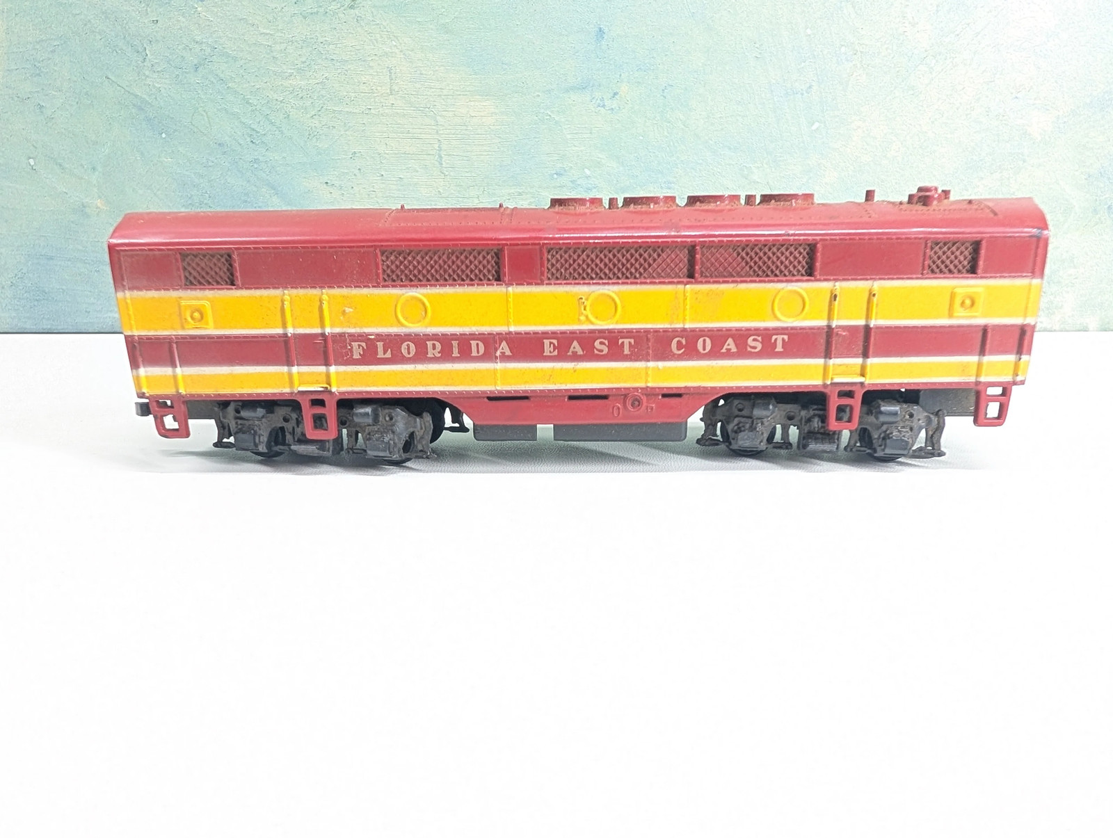 Athearn HO Scale Unpowered B Unit Florida East Coast READ