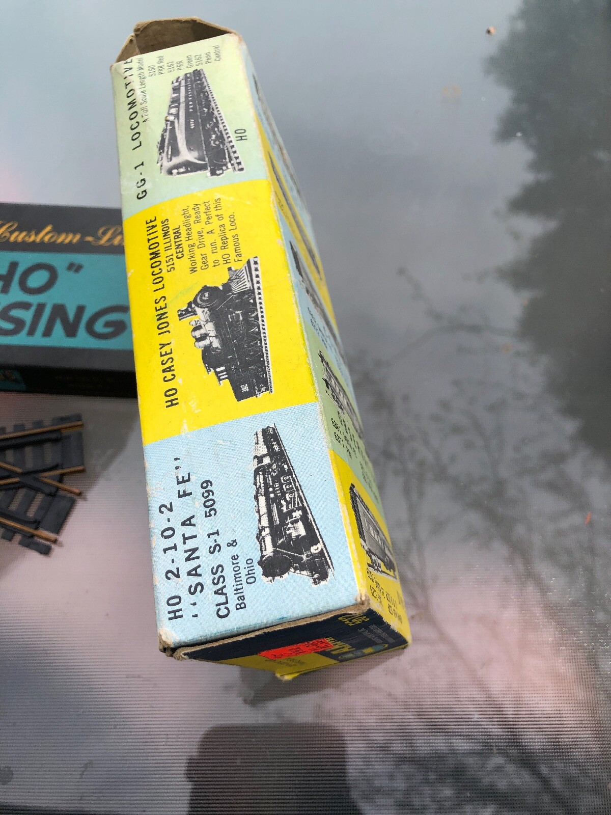AHM Accessories Your HO Scale Model Trains – Assorted RR & Traffic Signs + Atlas