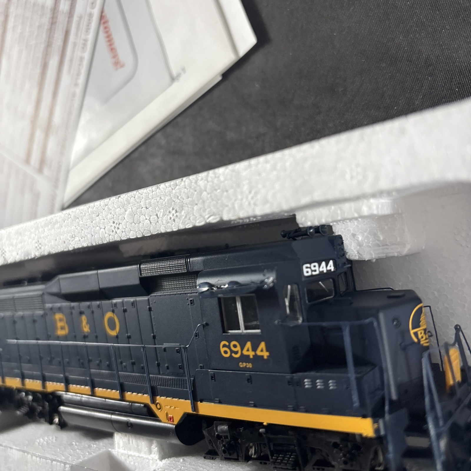 PROTO 2000 HO SCALE LOCOMOTIVE GP30 ASSEMBLED WORKING LN 21512 B&O 6944 DCC