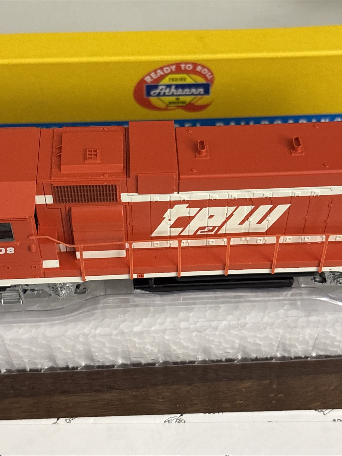 Athearn RTR Toledo, Peoria, & Western EMD GP38-2 Diesel Road Switcher #2008 New