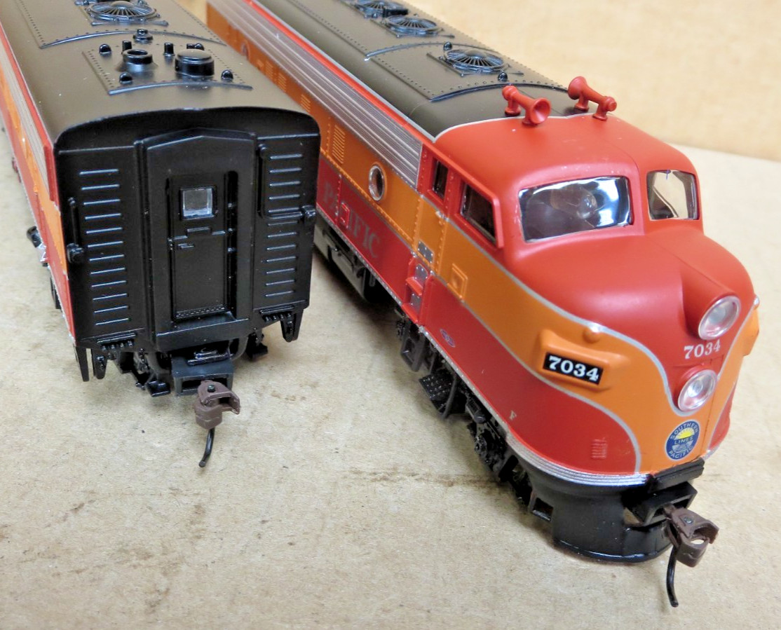 Athearn 8024 SP Daylight F7A-F7B 7034 7134 PWR/DMY LNIB HO