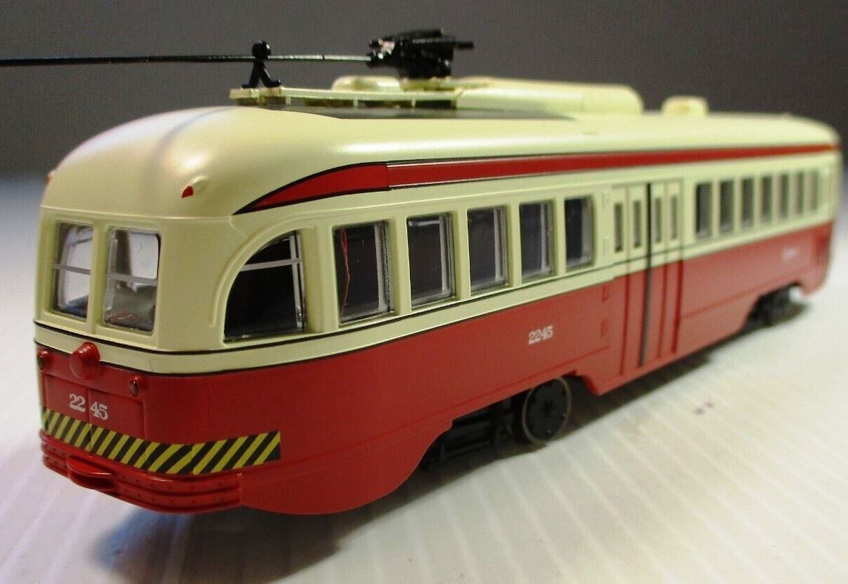 Bowser HO Scale, PCC Car, Philadelphia (SEPTA) Car #2245 TTC Red Scheme.