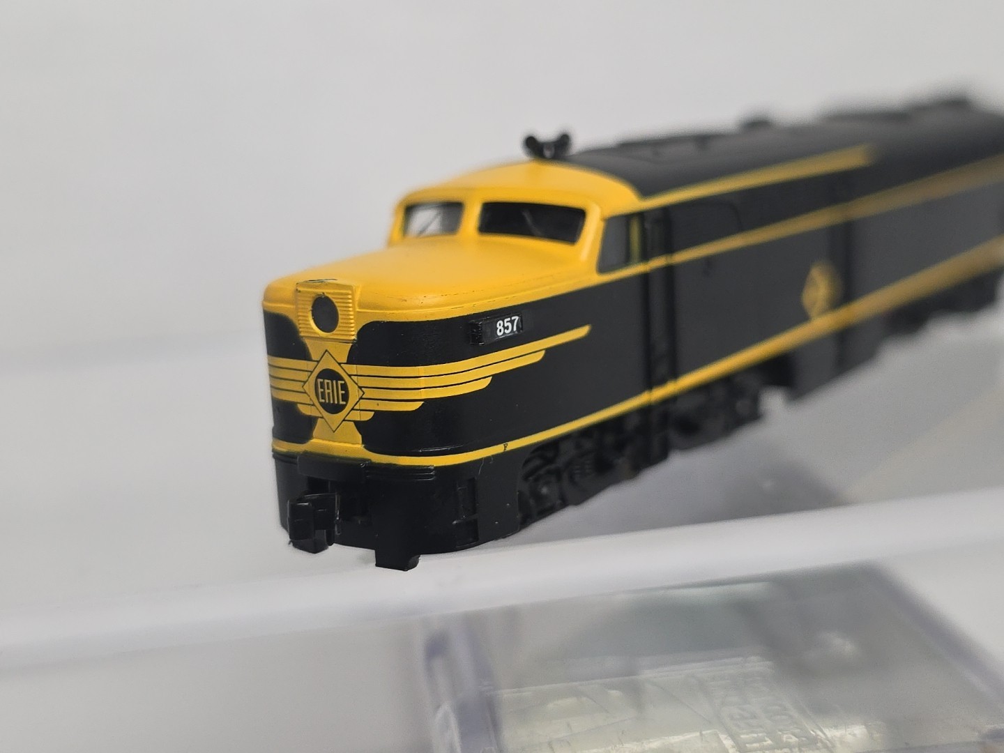 Life Like N Scale 7054 Erie 857 Alco PA Diesel Locomotive Ex/Box Runs Well Read