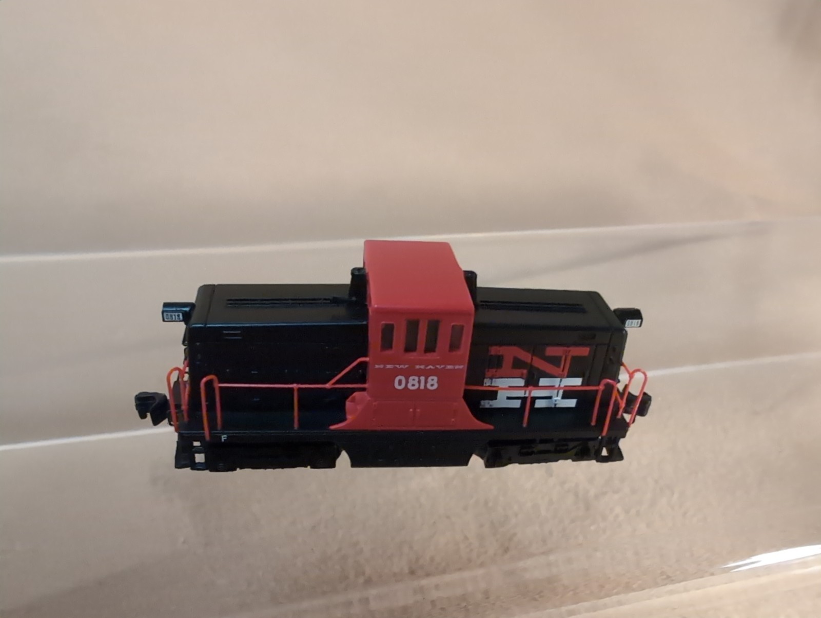 Bachmann Spectrum N Scale 81855 GE 44 Ton Diesel Switcher New Haven #0818 DCC…