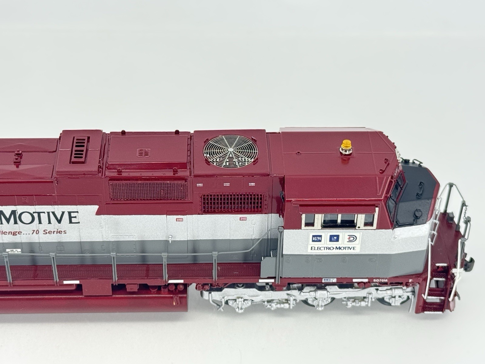 HO Overland Models OMI 5813.1 Electro Motive EMD SD70M Demo Diesel Locomotive
