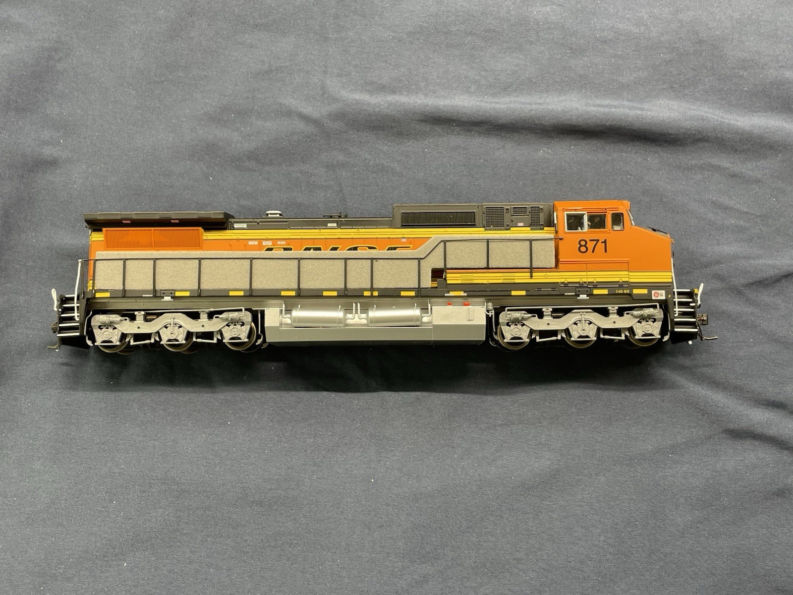BNSF “H3 repaint” – HO Dash 8-40CW LOCOMOTIVE Atlas Master With DCC And Sound